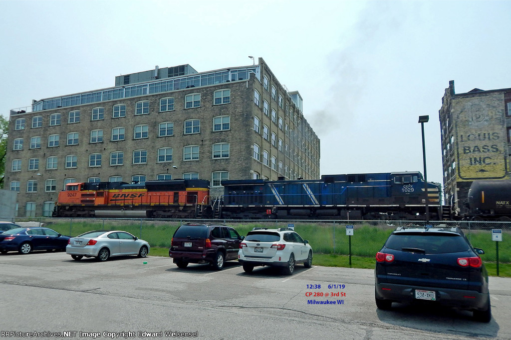 Pulling 280 up from the dip beneath 6th Street